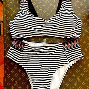 Cushe swimsuit Size xxl New
